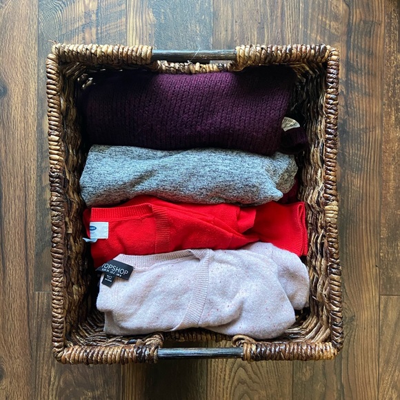 NOT SO MYSTERY sweater reseller box - Picture 2 of 8